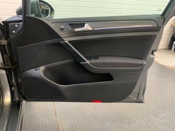 Volkswagen Golf 1.4 TSI 8.7kWh GTE Advance DSG Euro 6 (s/s) 5dr