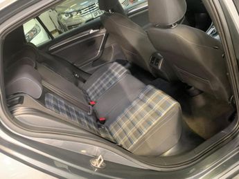 Volkswagen Golf 1.4 TSI 8.7kWh GTE Advance DSG Euro 6 (s/s) 5dr