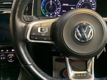 Volkswagen Golf 1.4 TSI 8.7kWh GTE Advance DSG Euro 6 (s/s) 5dr