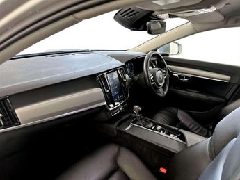 Volvo V90 2.0 D4 Momentum Estate 5dr Diesel Auto Euro 6 (s/s) (190 ps)