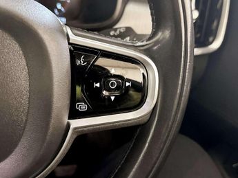 Volvo V90 2.0 D4 Momentum Estate 5dr Diesel Auto Euro 6 (s/s) (190 ps)
