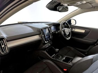 Volvo XC40 2.0 D3 Momentum SUV 5dr Diesel Manual Euro 6 (s/s) (150 ps)