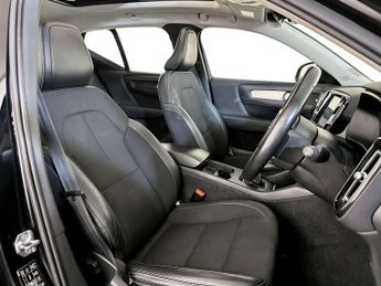 Volvo XC40 2.0 D3 Momentum SUV 5dr Diesel Manual Euro 6 (s/s) (150 ps)