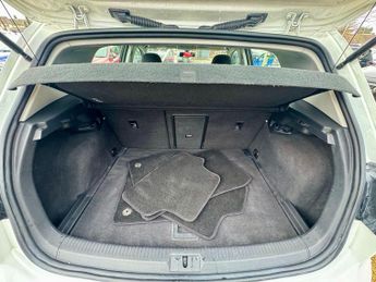 Volkswagen Golf 1.6 TDI BlueMotion Tech SE DSG Euro 5 (s/s) 5dr