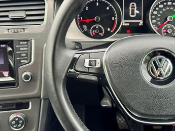 Volkswagen Golf 1.6 TDI BlueMotion Tech SE DSG Euro 5 (s/s) 5dr