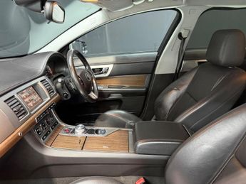 Jaguar XF 2.2d Luxury Sportbrake Auto Euro 5 (s/s) 5dr