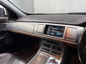 Jaguar XF 2.2d Luxury Sportbrake Auto Euro 5 (s/s) 5dr