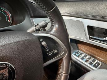 Jaguar XF 2.2d Luxury Sportbrake Auto Euro 5 (s/s) 5dr