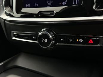 Volvo V60 2.0 B3 MHEV Momentum DCT Auto Euro 6 (s/s) 5dr