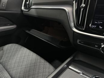 Volvo V60 2.0 B3 MHEV Momentum DCT Auto Euro 6 (s/s) 5dr