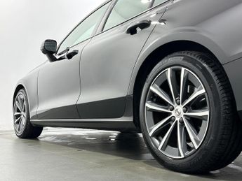 Volvo V60 2.0 B3 MHEV Momentum DCT Auto Euro 6 (s/s) 5dr