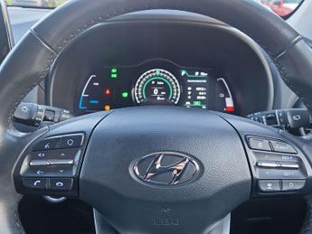 Hyundai Kona 64kWh Premium SUV 5dr Electric Auto (7kW Charger) (204 ps)