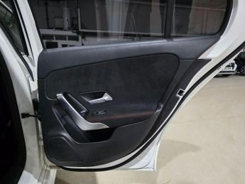 Mercedes-Benz A Class 2.0 A250 AMG Line 7G-DCT Euro 6 (s/s) 5dr