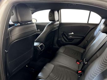 Mercedes-Benz A Class 1.3 A180 SE Hatchback 5dr Petrol Manual Euro 6 (s/s) (136 ps)