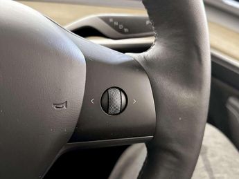 Tesla Model Y (Dual Motor) Long Range SUV 5dr Electric Auto 4WDE (384 bhp)