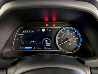 Nissan Leaf 39kWh Acenta Hatchback 5dr Electric Auto (150 ps)