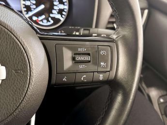 Nissan Qashqai 1.3 DIG-T MHEV Acenta Premium SUV 5dr Petrol Hybrid Manual Euro 