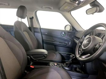 MINI Countryman 1.5 7.6kWh Cooper SE SUV 5dr Petrol Plug-in Hybrid Auto ALL4 Eur