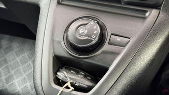 Peugeot Traveller 2.0 BlueHDi Allure Standard MPV EAT6 MWB Euro 6 (s/s) 5dr