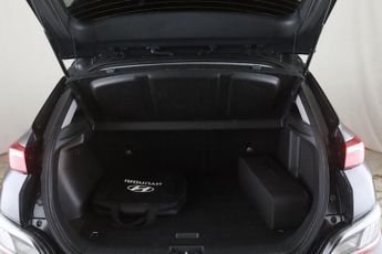 Hyundai KONA 39kWh Premium Auto 5dr (10.5kW Charger)