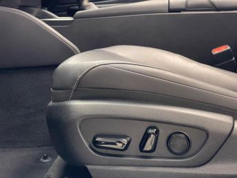 Lexus ES 2.5 300h Premium Edition Saloon 4dr Petrol Hybrid E-CVT Euro 6 (