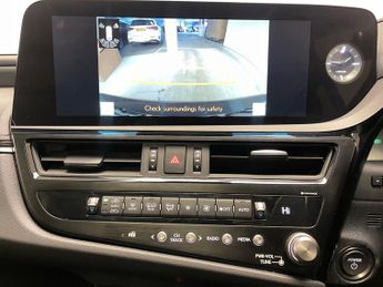 Lexus ES 2.5 300h Premium Edition Saloon 4dr Petrol Hybrid E-CVT Euro 6 (