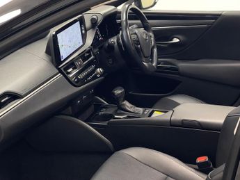 Lexus ES 2.5 300h Premium Edition Saloon 4dr Petrol Hybrid E-CVT Euro 6 (