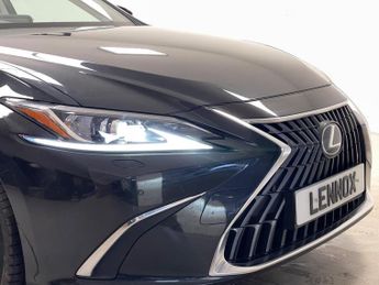 Lexus ES 2.5 300h Premium Edition Saloon 4dr Petrol Hybrid E-CVT Euro 6 (