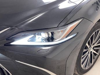 Lexus ES 2.5 300h Premium Edition Saloon 4dr Petrol Hybrid E-CVT Euro 6 (