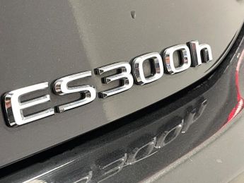 Lexus ES 2.5 300h Premium Edition Saloon 4dr Petrol Hybrid E-CVT Euro 6 (