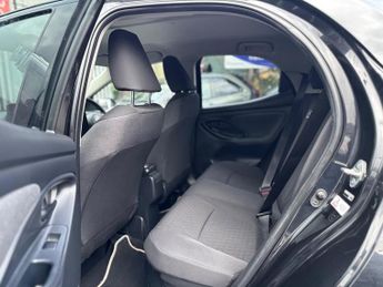 Toyota Yaris 1.5 VVT-h Design E-CVT Euro 6 (s/s) 5dr