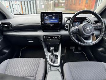 Toyota Yaris 1.5 VVT-h Design E-CVT Euro 6 (s/s) 5dr