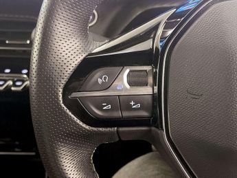 Peugeot E-2008 50kWh GT SUV 5dr Electric Auto (136 ps)