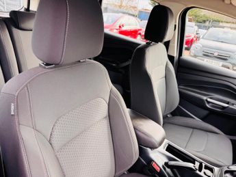 Ford Kuga 2.0 TDCi EcoBlue Zetec Powershift AWD Euro 6 (s/s) 5dr