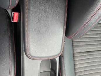 Mercedes-Benz GLA 2.1 GLA200d AMG Line 7G-DCT Euro 6 (s/s) 5dr