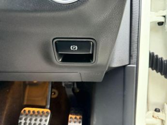 Mercedes-Benz A Class 2.1 A200d AMG Line (Premium) 7G-DCT Euro 6 (s/s) 5dr