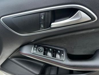 Mercedes-Benz A Class 2.1 A200d AMG Line (Premium) 7G-DCT Euro 6 (s/s) 5dr