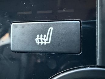 Land Rover Discovery Sport 2.0 TD4 HSE Black Auto 4WD Euro 6 (s/s) 5dr