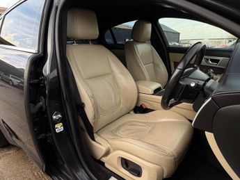 Jaguar XF 2.2d Luxury Auto Euro 5 (s/s) 4dr