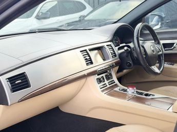 Jaguar XF 2.2d Luxury Auto Euro 5 (s/s) 4dr