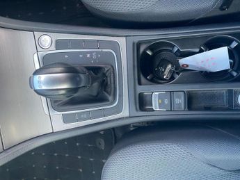 Volkswagen Golf 1.2 TSI BlueMotion Tech S Hatchback 5dr Petrol DSG Euro 5 (s/s) 