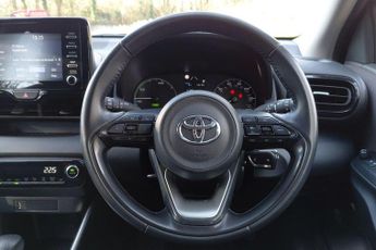 Toyota Yaris 1.5 VVT-h Icon E-CVT Euro 6 (s/s) 5dr