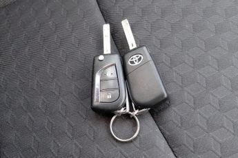 Toyota Yaris 1.5 VVT-h Icon E-CVT Euro 6 (s/s) 5dr