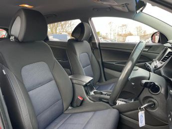 Hyundai TUCSON 1.7 CRDi Blue Drive SE Nav DCT Euro 6 (s/s) 5dr