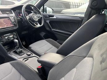 Volkswagen Tiguan 2.0 TDI R-Line DSG 4Motion Euro 6 (s/s) 5dr