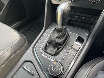 Volkswagen Tiguan 2.0 TDI R-Line DSG 4Motion Euro 6 (s/s) 5dr