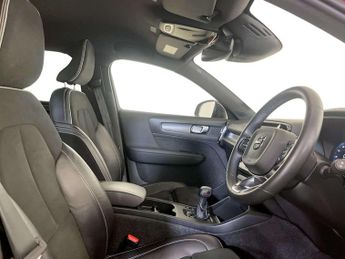 Volvo XC40 1.5 T3 R-Design SUV 5dr Petrol Manual Euro 6 (s/s) (163 ps)