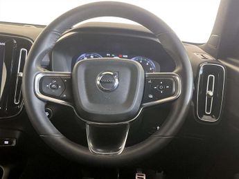Volvo XC40 1.5 T3 R-Design SUV 5dr Petrol Manual Euro 6 (s/s) (163 ps)