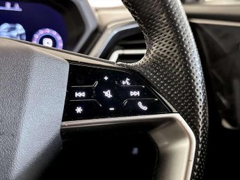 Audi Q4 e-tron 40 S line SUV 5dr Electric Auto 82kWh (204 ps)