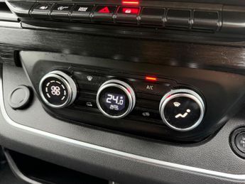 Renault Trafic 2.0 dCi Blue LL30 Sport+ Crew Van EDC L2 H1 Euro 6 (s/s) 6dr